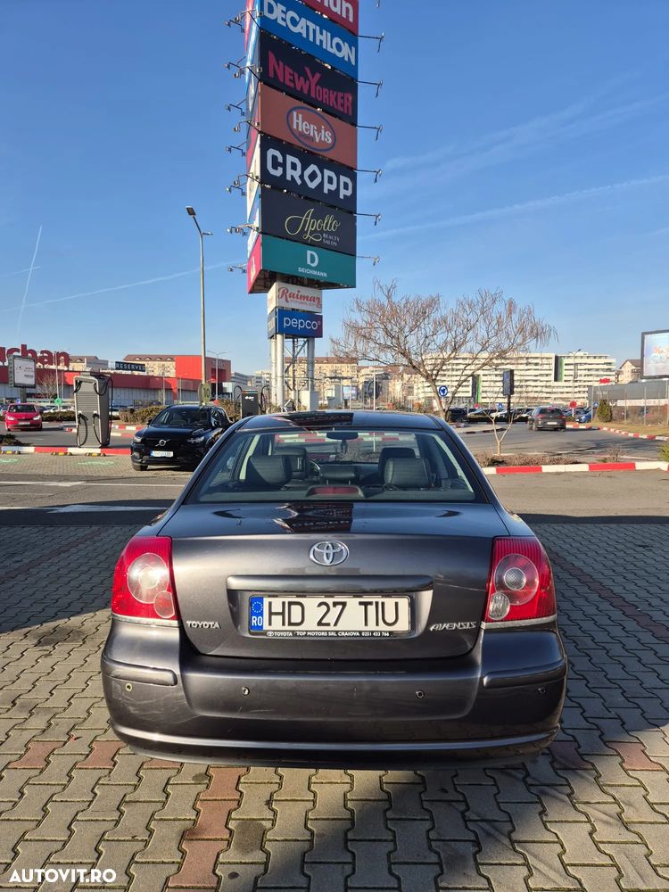 Toyota Avensis 2.0 Sedan Executive - 26