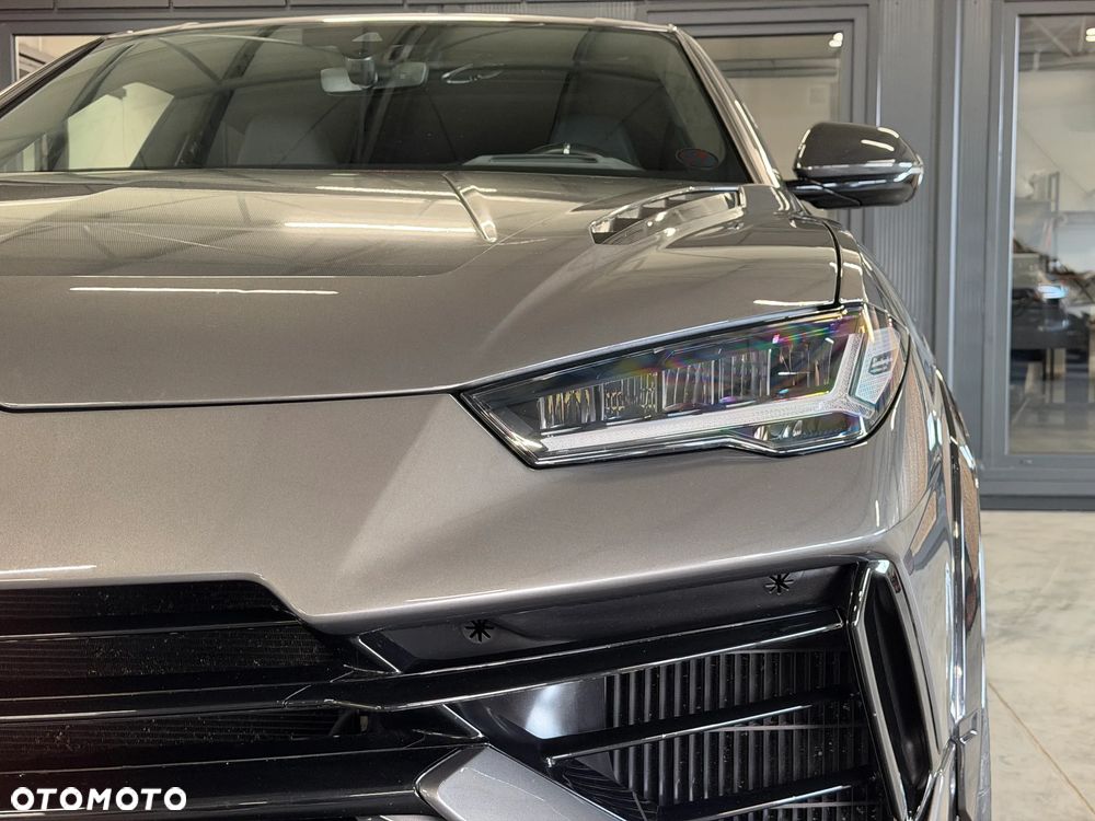 Lamborghini Urus - 14