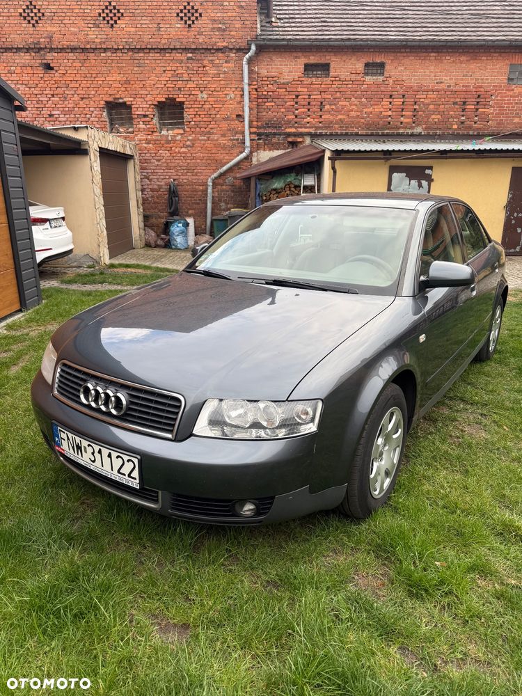 Audi A4 Avant - 1