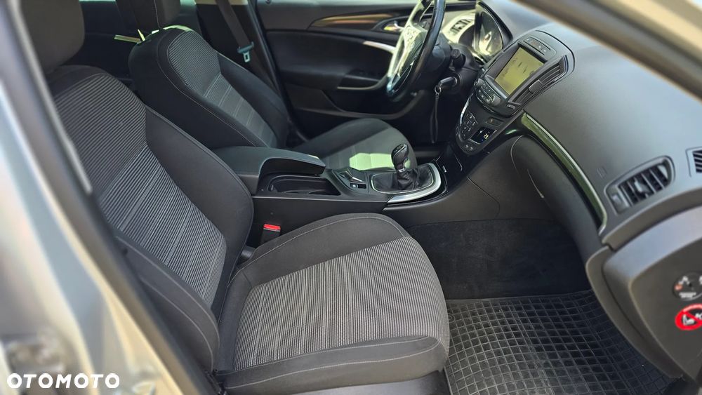 Opel Insignia - 10