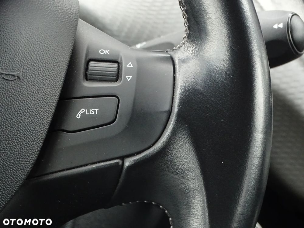 Peugeot 2008 PureTech 110 Stop&Start Allure - 22