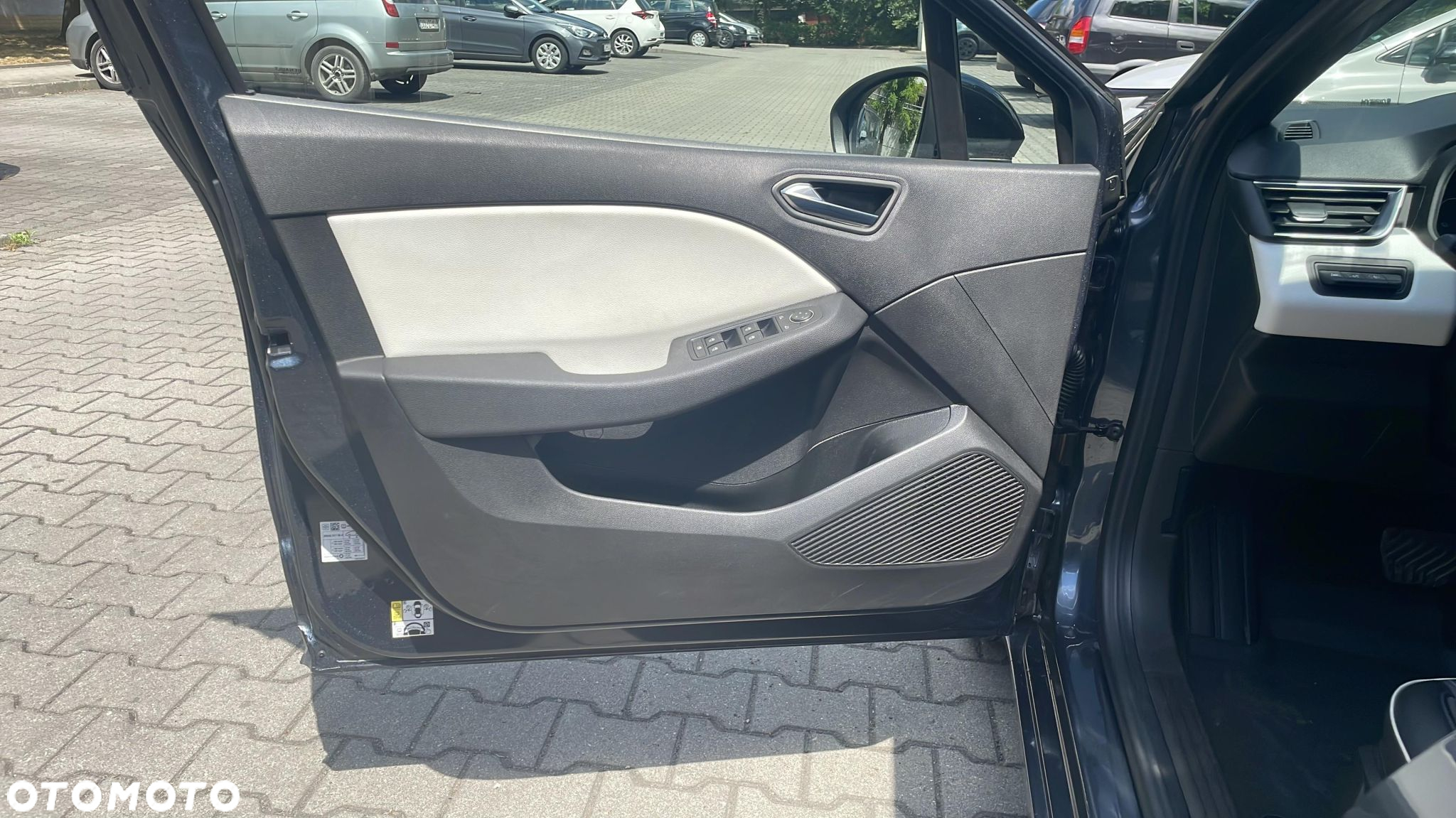 Renault Clio 1.6 E-TECH Techno - 10