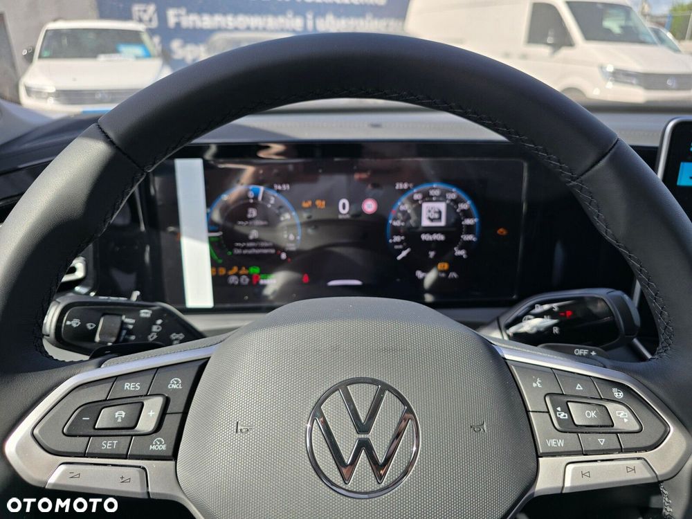 Volkswagen Tiguan - 21