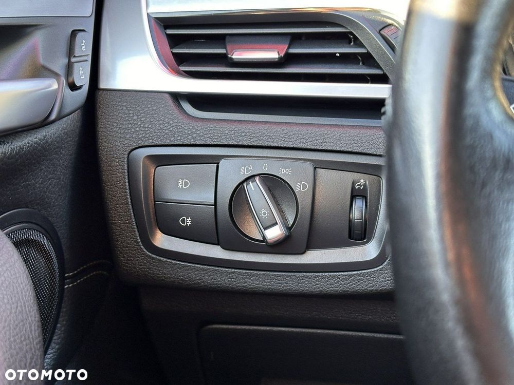 BMW X1 xDrive20i Sport - 31