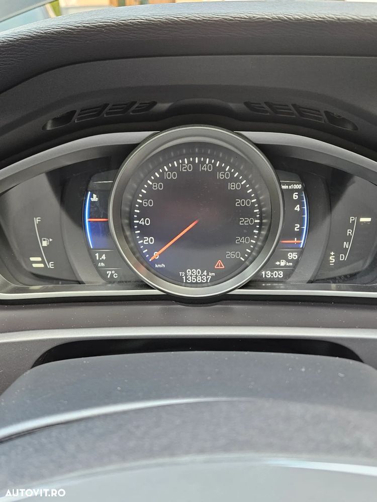 Volvo V40 T3 Geartronic RDesign - 8