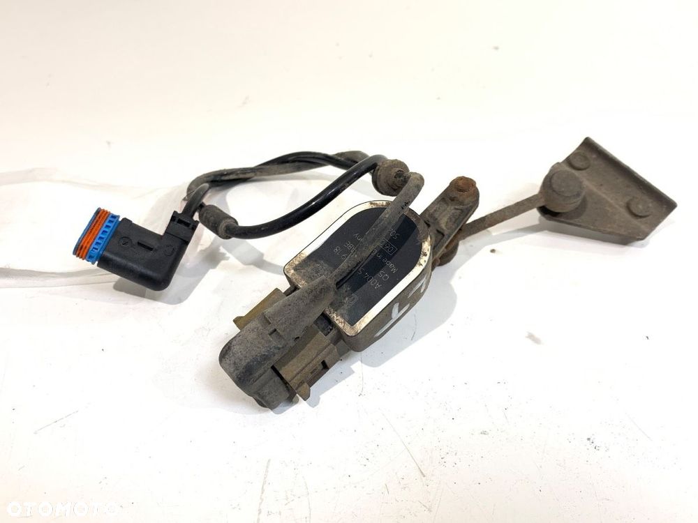 CZUJNIK POZIOMOWANIA XENON TYŁ LEWY  MERCEDES-BENZ KLASA E (W212) 2009 - 2016 E 300 Hybrid / - 1