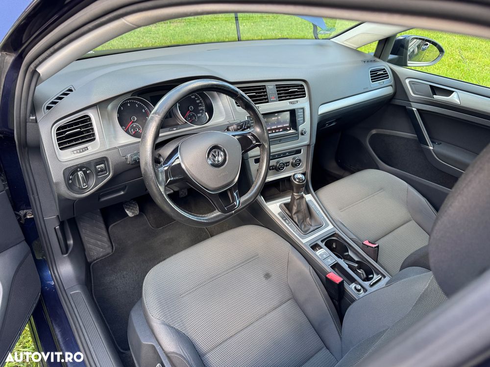 Volkswagen Golf - 35