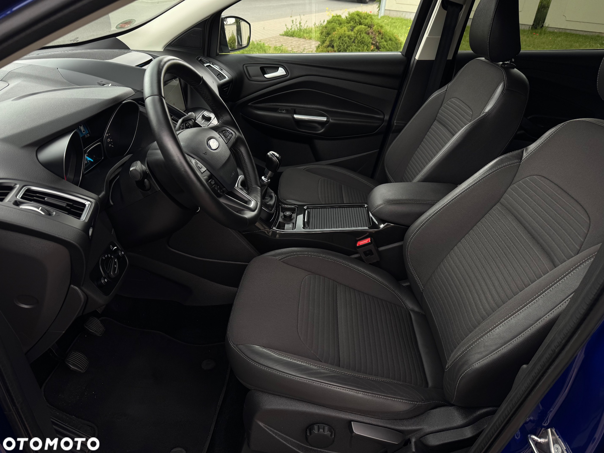 Ford Kuga 1.6 EcoBoost 2x4 Titanium - 23