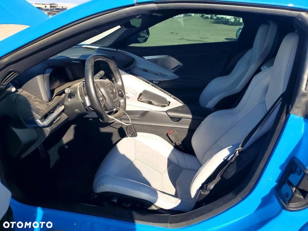 Chevrolet Corvette - 8
