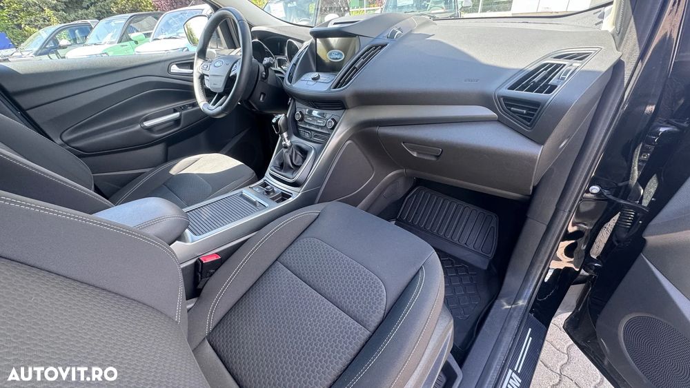 Ford Kuga 1.5 EcoBoost 2x4 Cool & Connect - 14