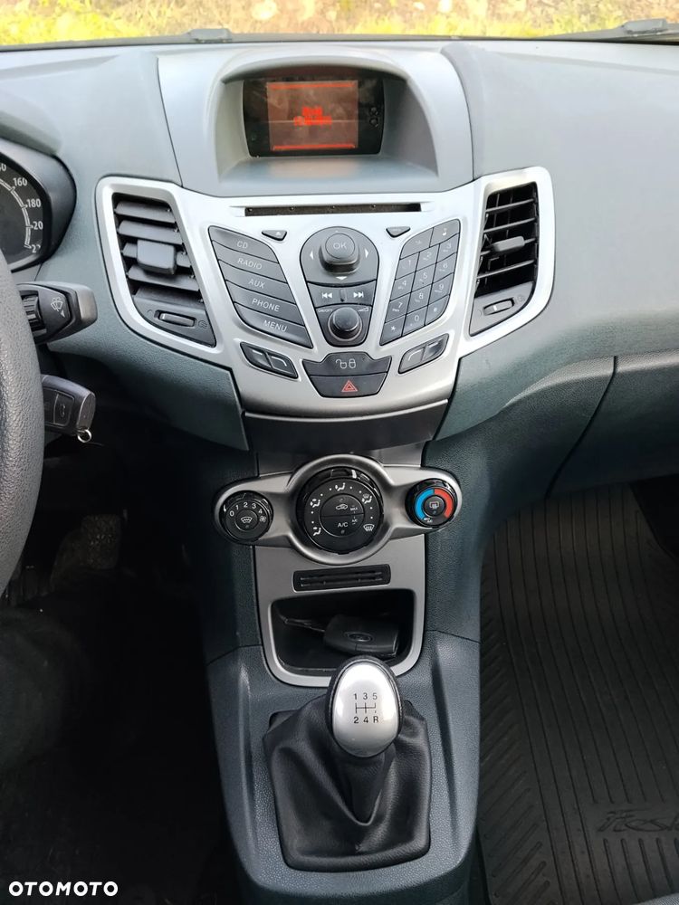 Ford Fiesta 1.25 Trend - 34