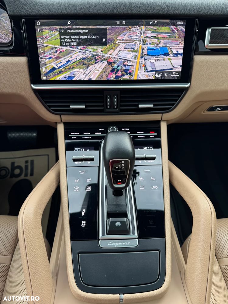 Porsche Cayenne - 23