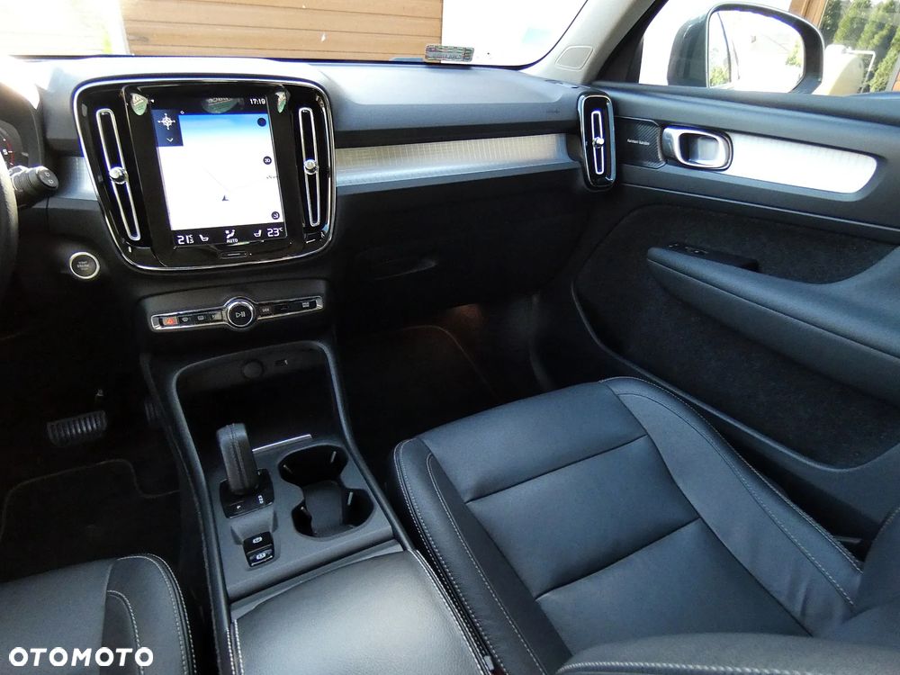 Volvo XC 40 D4 AWD Momentum (Intro Edition) - 22