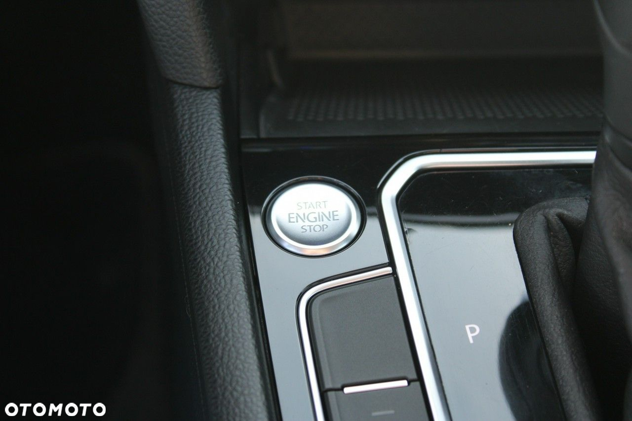Volkswagen Passat - 28