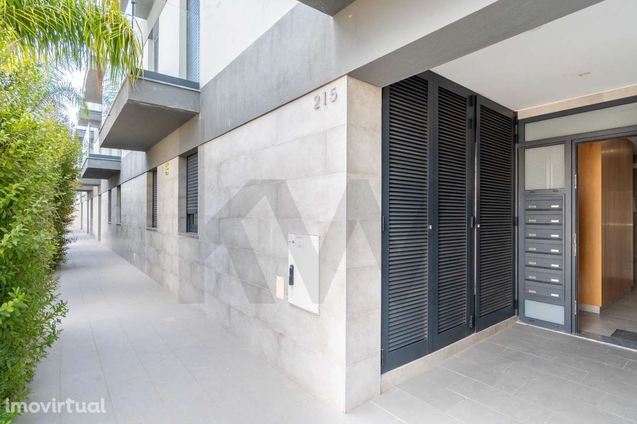 T3 de Design Moderno no Patacão: Conforto Tecnológico e Lazer Exterior - Grande imagem: 4/40