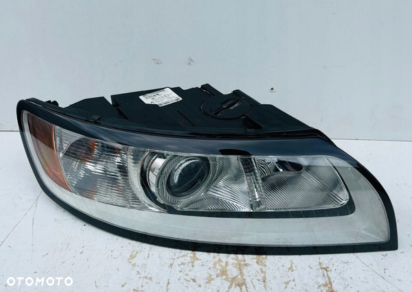 LAMPA PRAWA REFLEKTOR PRAWY VOLVO S40 V50 LIFT ZWYKŁA SOCZEWKA DEMONTAŻ EU