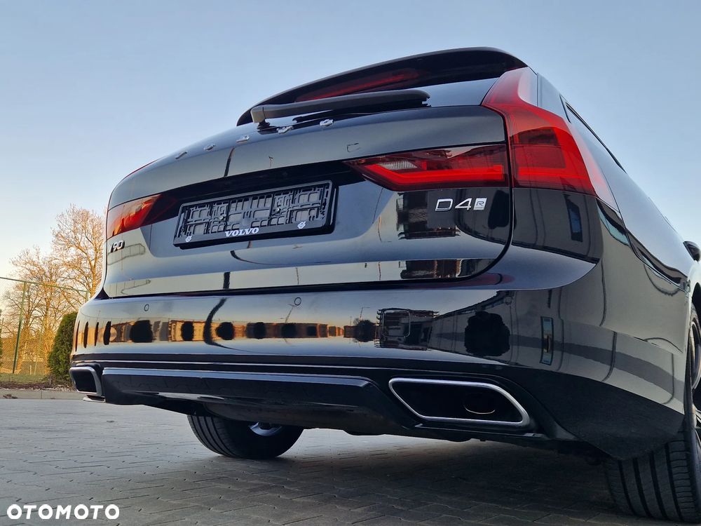 Volvo V90 D4 Geartronic R Design - 20