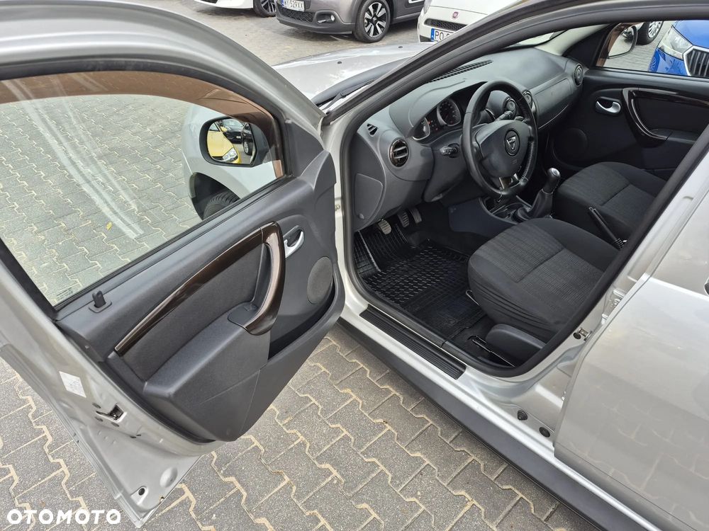 Dacia Duster 1.6 Laureate - 14