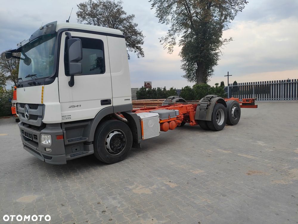 Mercedes-Benz 2541L - 5