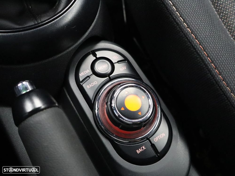 MINI 3 Portas One D - 22