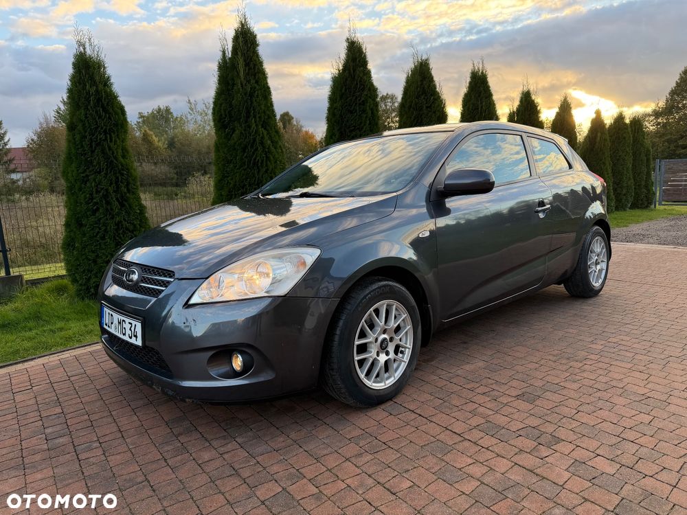 Kia Ceed - 1
