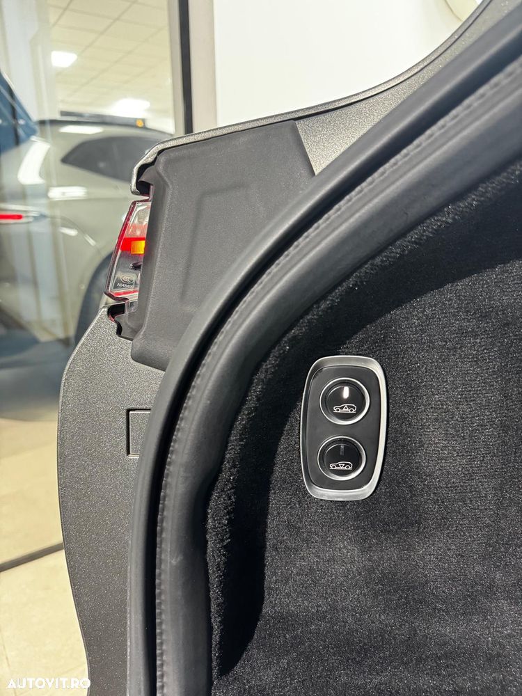 Aston Martin DBX Standard - 12