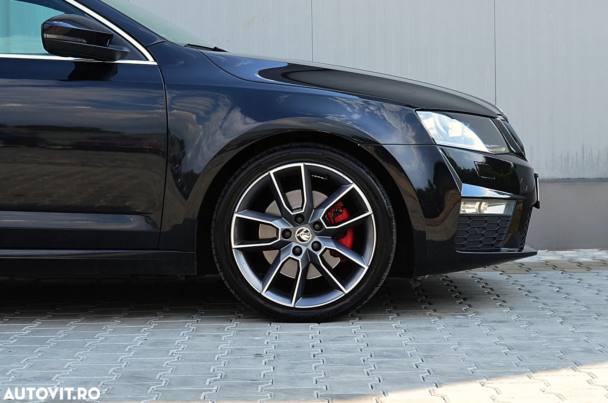 Skoda Octavia Combi 2.0 TDI DSG RS - 30