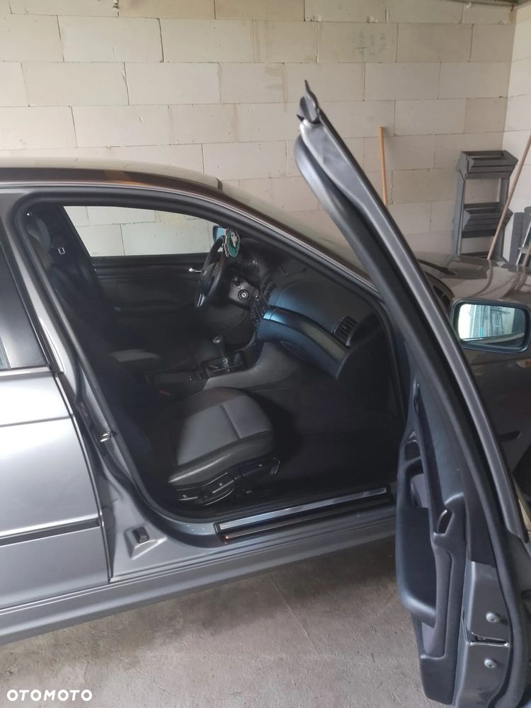 BMW Seria 3 318d - 11