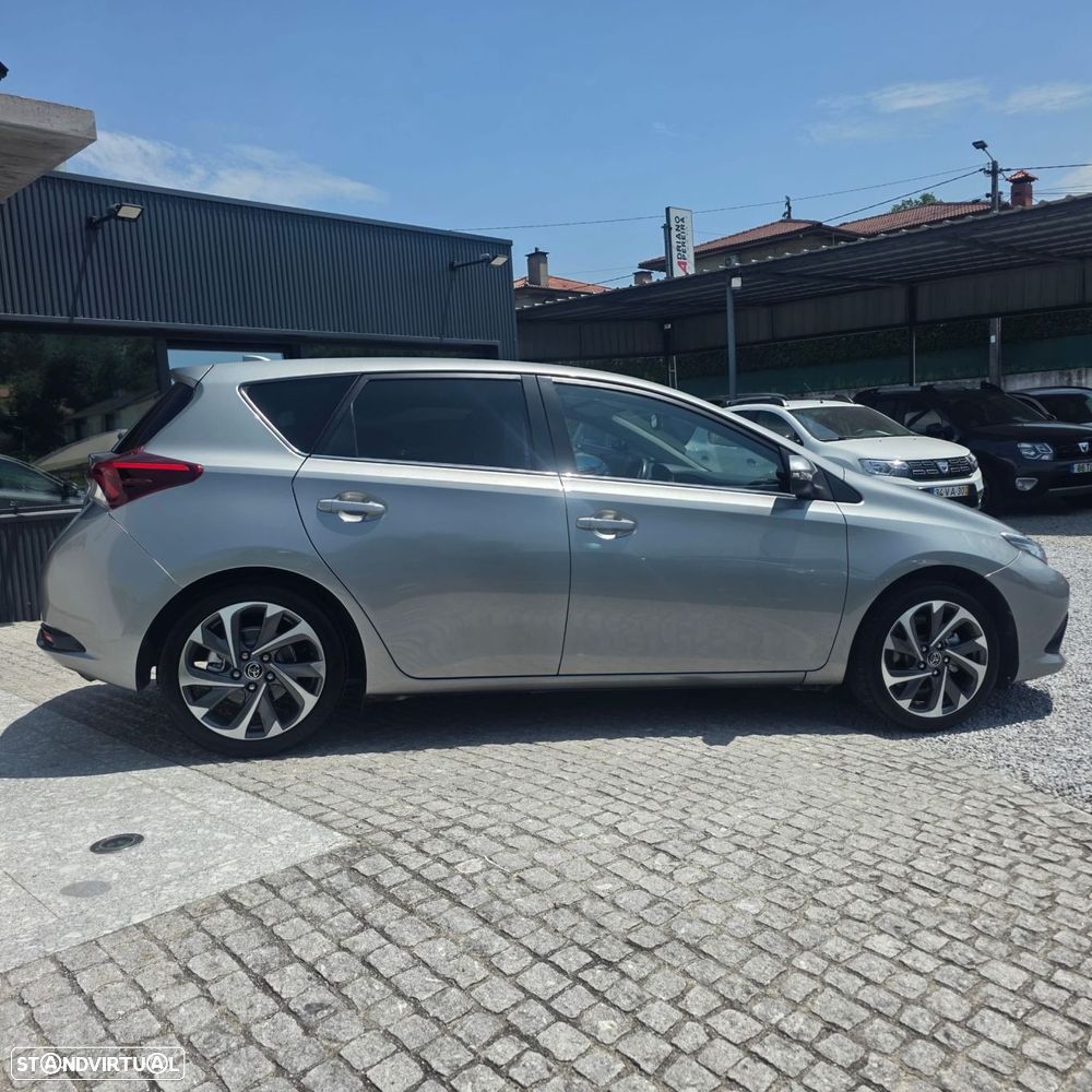 Toyota Auris 1.4 D-4D Comfort+Pack Sport - 10