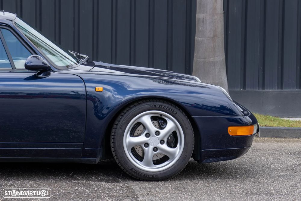 Porsche 911 (993) Coupé 3.6 Carrera 2 - 24