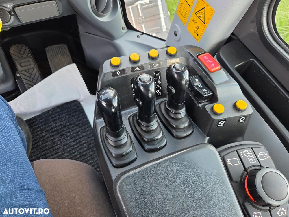 Hitachi ZW180-7, 2022, 3.650h, 13.294km rulati, CUPLA RAPIDA, cupa 3mc, Camera spate si laterale, cantar, gresare automata, Michelin 80% ok, consum mediu 8,9l/h, circ hidr suplm, masa operationala 18t,CA NOU-posibilitate leasing 4 ani-PROMOTIE 99.900 EUR+Tva - 38