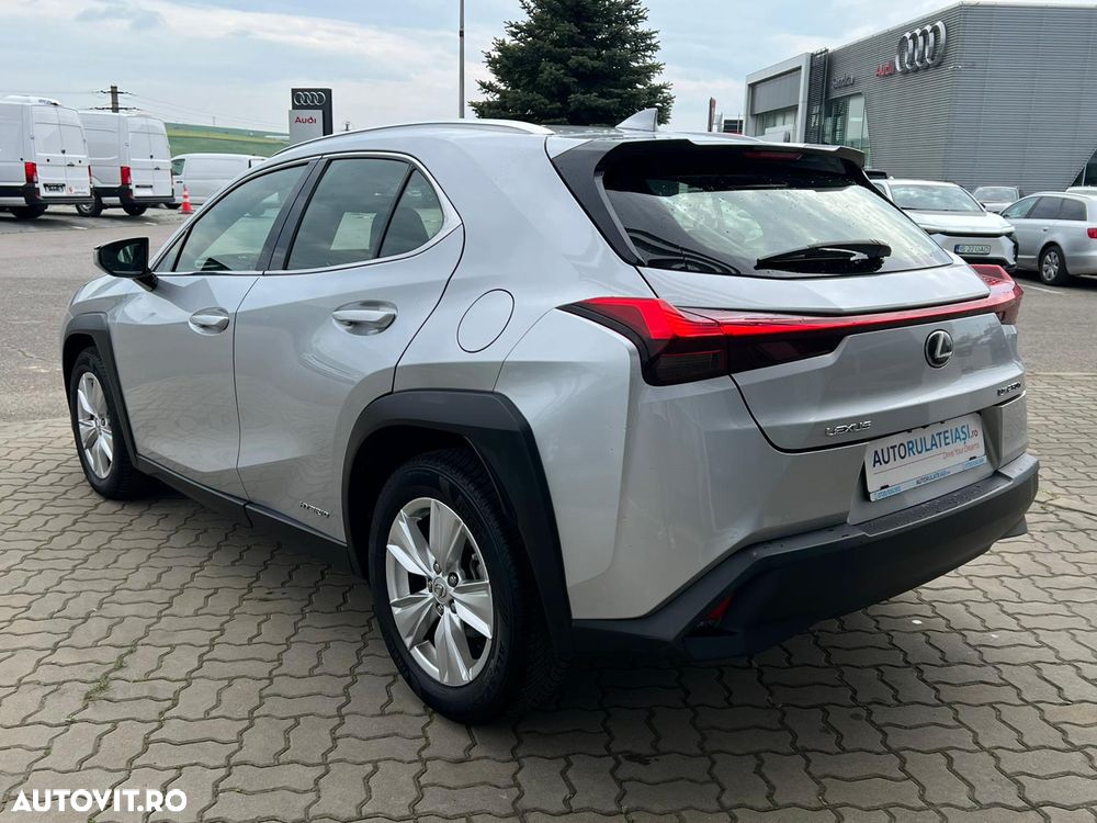 Lexus UX 250h Business Edition - 6