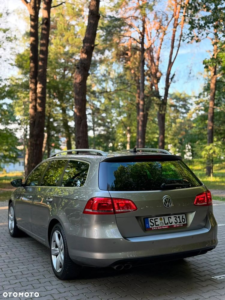 Volkswagen Passat 2.0 TDI DPF BlueMotion Technology Highline - 13