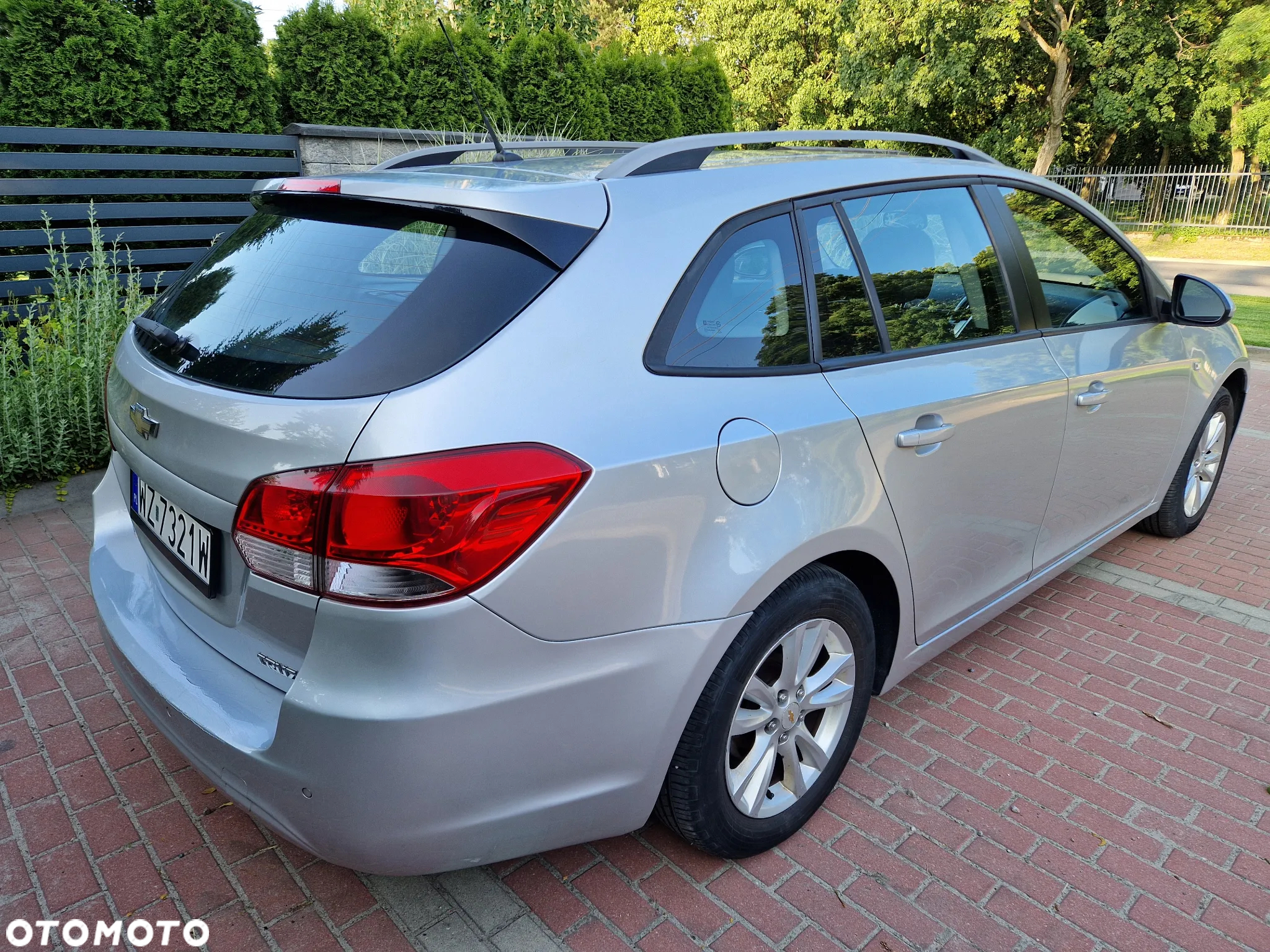 Chevrolet Cruze 1.6 LS+ - 4