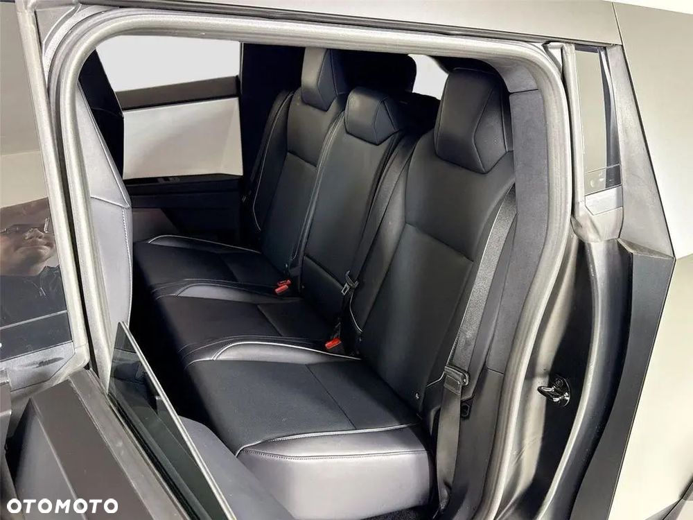 Tesla Cybertruck - 23