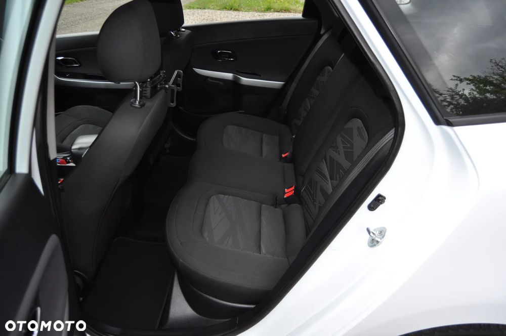 Kia Ceed 1.6 GDI L - 8