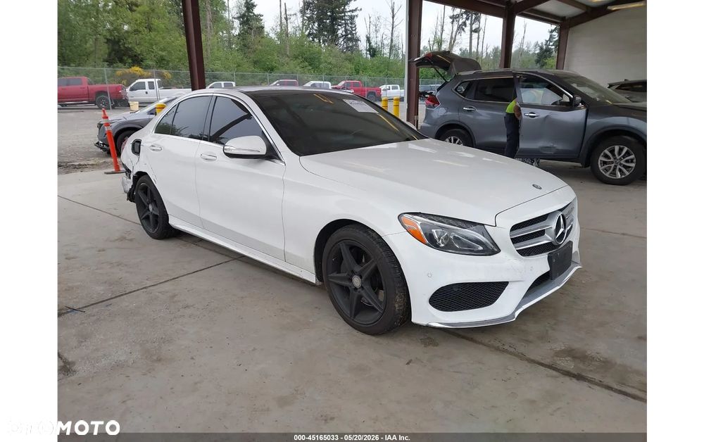 Mercedes-Benz Klasa C 300 7G-TRONIC AMG Line - 2