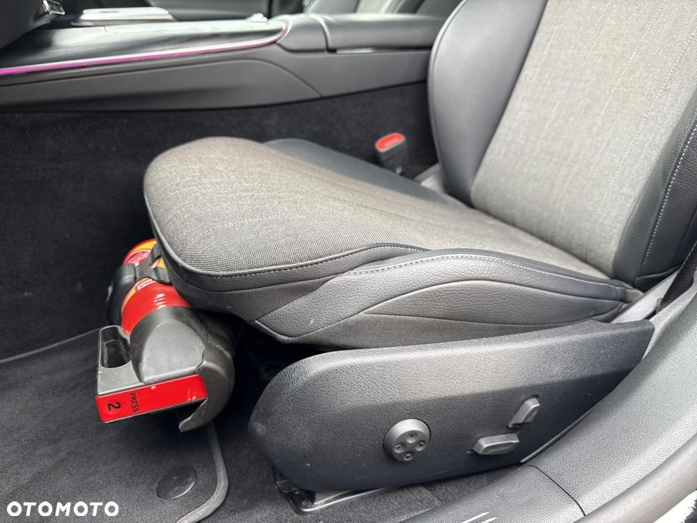 Mercedes-Benz Klasa E - 12