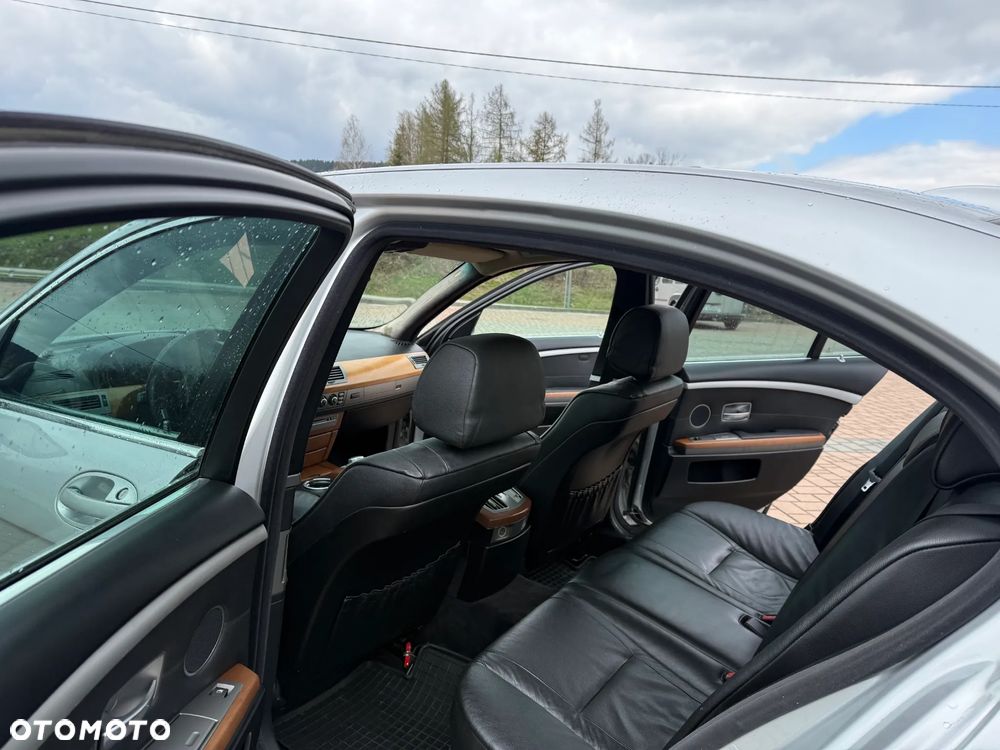 BMW Seria 7 750Li - 17