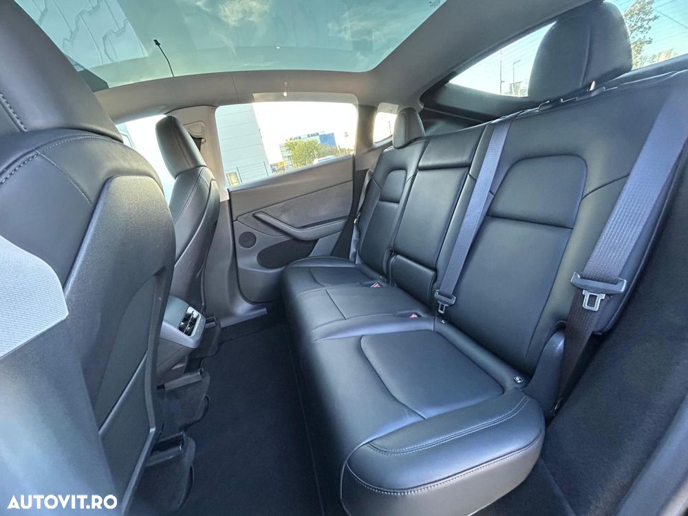 Tesla Model Y Performance Dual Motor AWD - 15