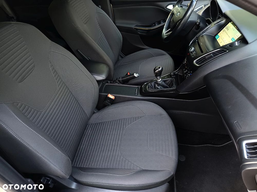 Ford Focus 1.0 EcoBoost STart-Stopp-System TITANIUM - 23