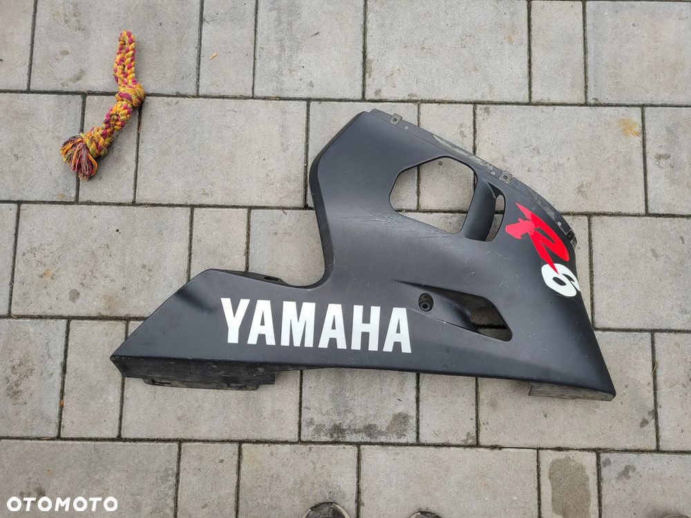 Owiewka, osłona prawa, bok, boczek, pług prawy Yamaha R6 98-02 - 1