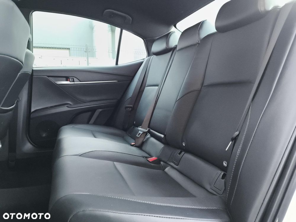 Toyota Camry - 13