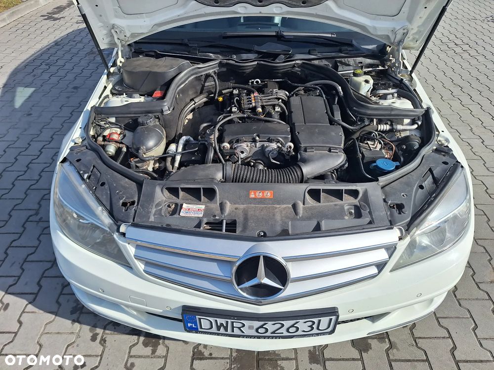 Mercedes-Benz Klasa C 180 K BlueEff Avantgarde - 13