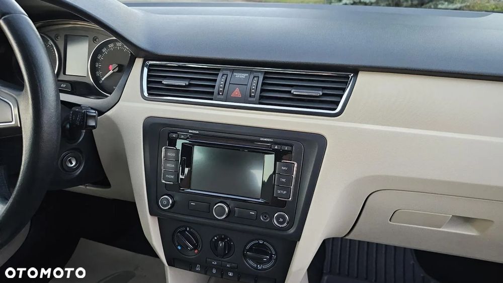 Skoda RAPID 1.4 TSI Active DSG - 17