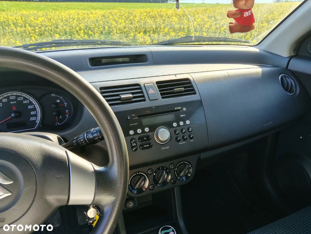 Suzuki Swift - 8
