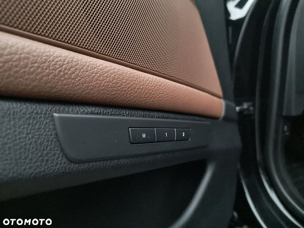 BMW Seria 5 525d xDrive Luxury Line - 18