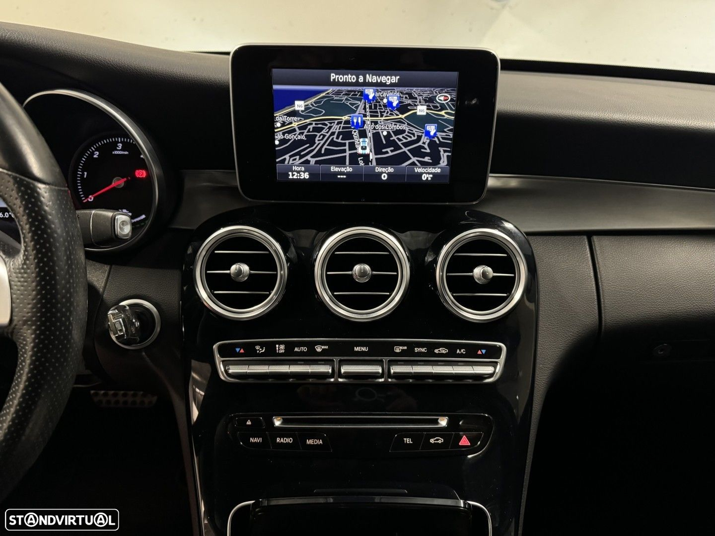Mercedes-Benz C 300 h AMG Line - 23