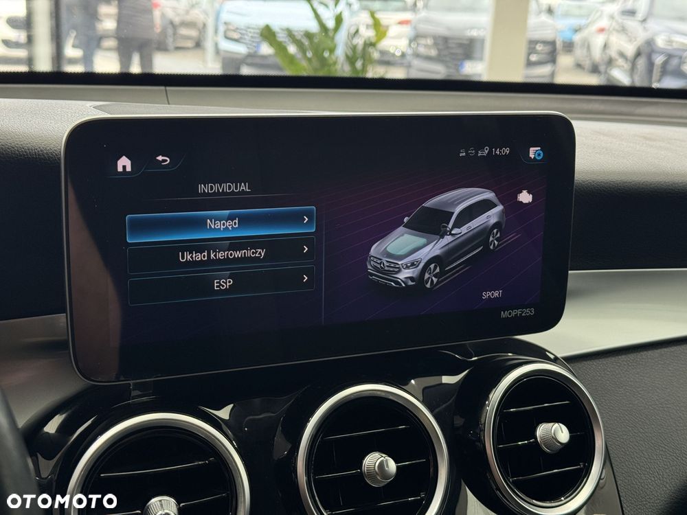 Mercedes-Benz GLC - 34