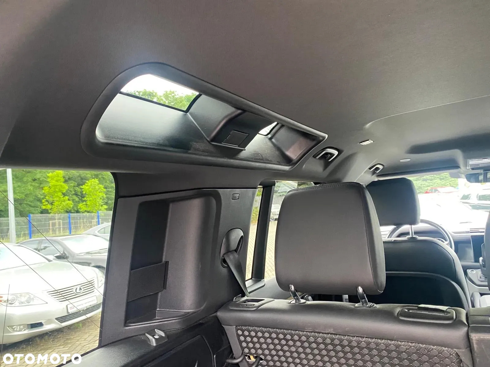 Land Rover Defender - 20